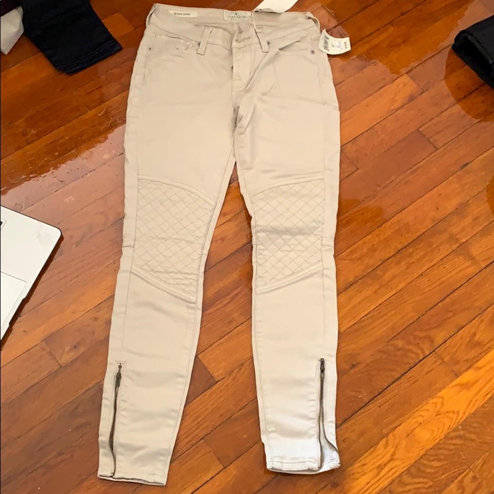 Lucky Brand Women's Skinny Jeans in Light Beige